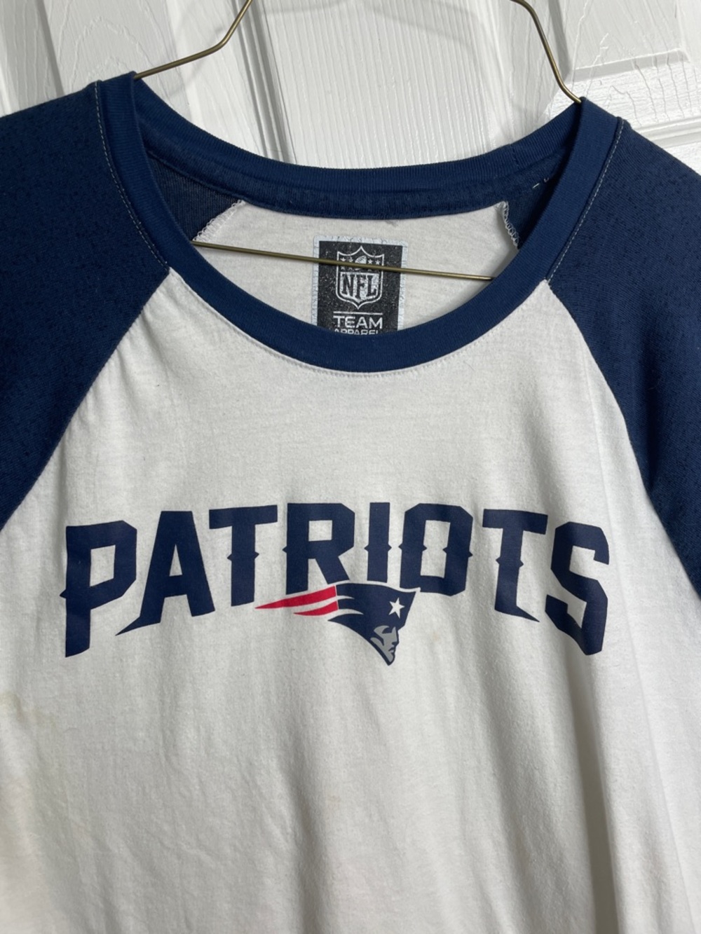 NFL Patriots Raglan Tee in White, Navy & Red. Nice and comfy. Cool